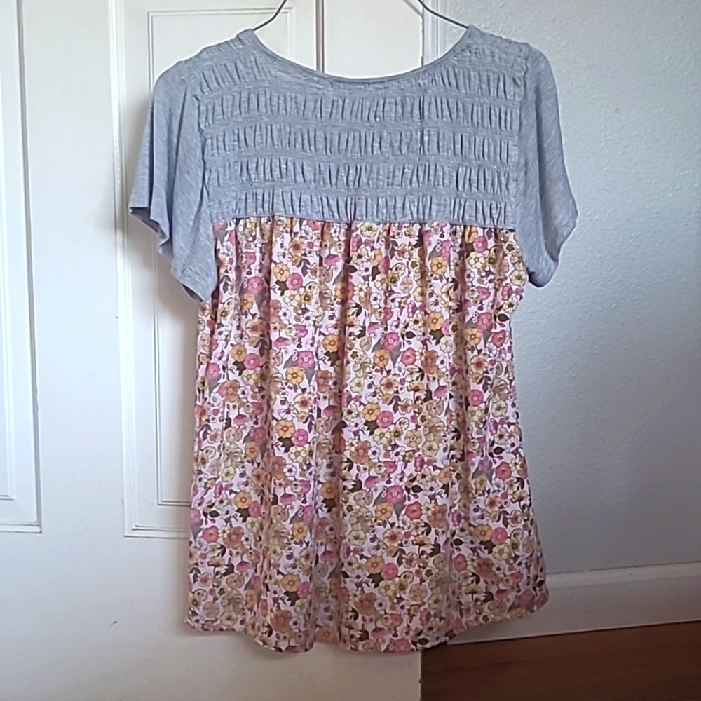 SO floral blouse top Size M - Picture 2 of 4